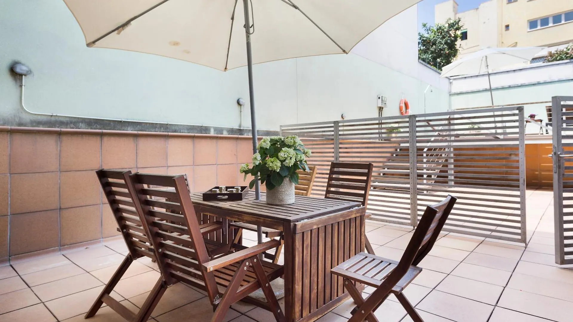 My Space Emirates - Bright Apartment In Gracia With Shared Pool Barcelone 0*,