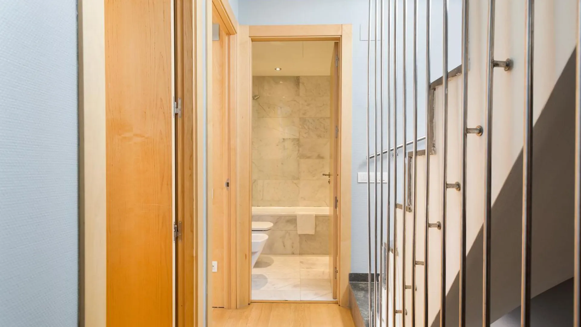 My Space Emirates - Bright Apartment In Gracia With Shared Pool Barcelone