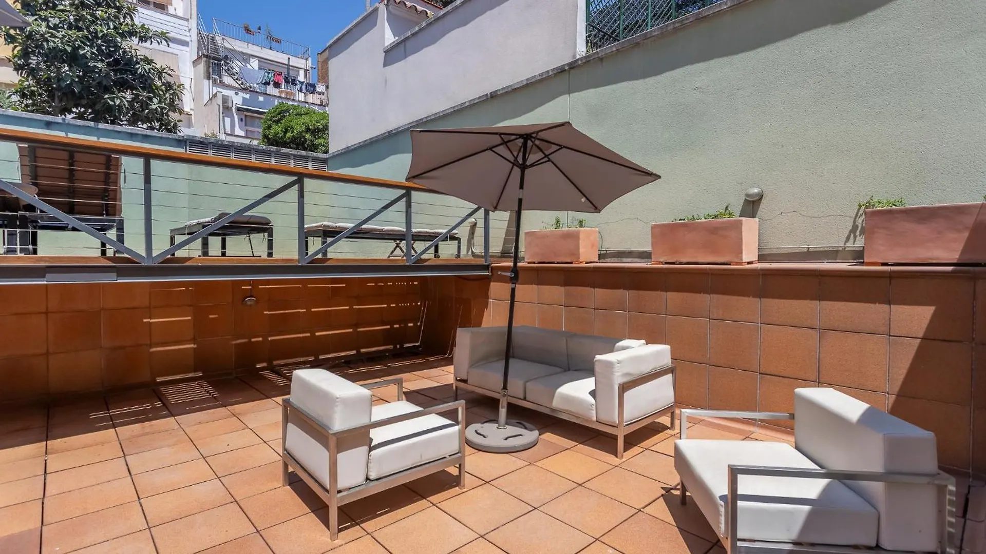 My Space Emirates - Bright Apartment In Gracia With Shared Pool Barcelone