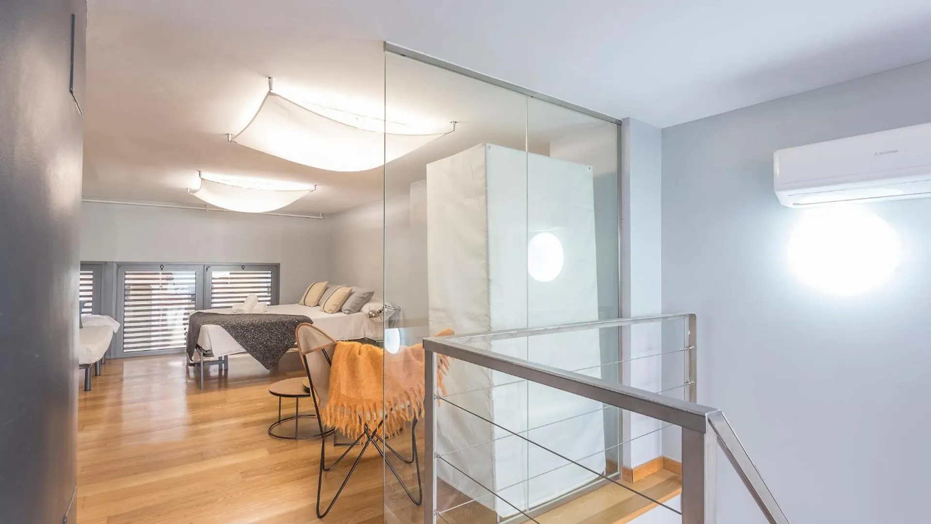 My Space Emirates - Bright Apartment In Gracia With Shared Pool Barcelone