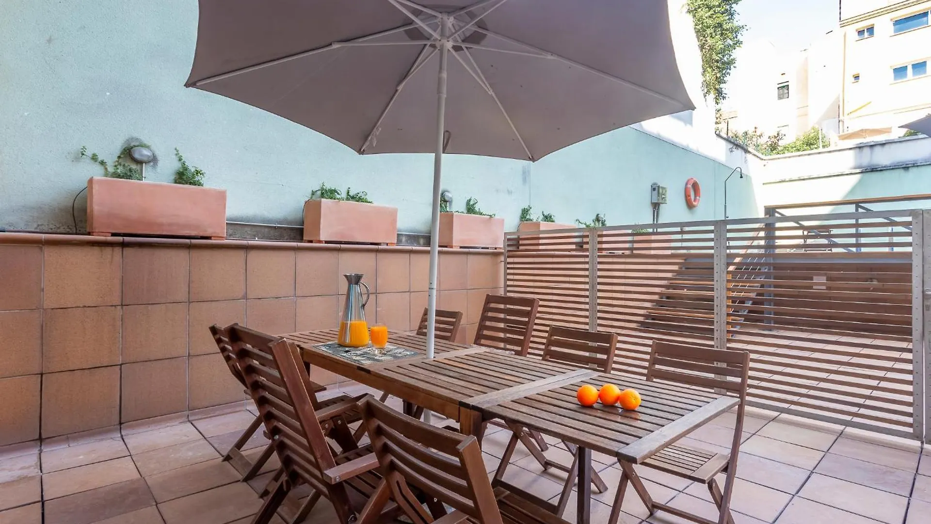 My Space Emirates - Bright Apartment In Gracia With Shared Pool Barcelone 0*,  Espagne