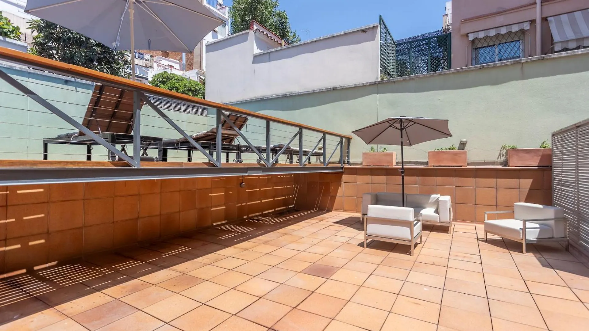 My Space Emirates - Bright Apartment In Gracia With Shared Pool Barcelone